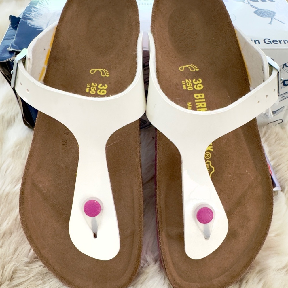 Birkenstock Gizeh patent White Sandals with pink soles - Limited color way